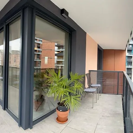 Luxurious Bob With Private Parking Apartment