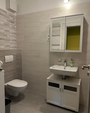Luxurious Bob With Private Parking Apartment Budapest
