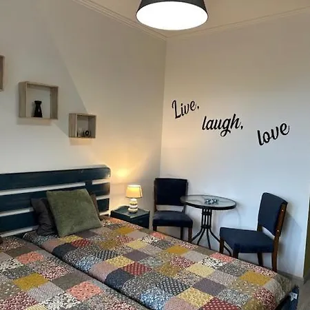 Luxurious Bob With Private Parking Apartment *